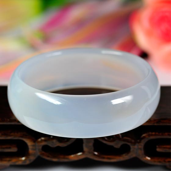 曼丽翠天然白玉髓手镯富贵满堂60mm白色