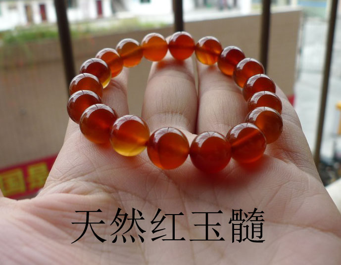 正宗红玉髓必须满足两个条件第一,颜色红.