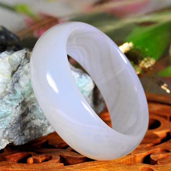 曼丽翠天然白玉髓手镯富贵满堂60mm白色