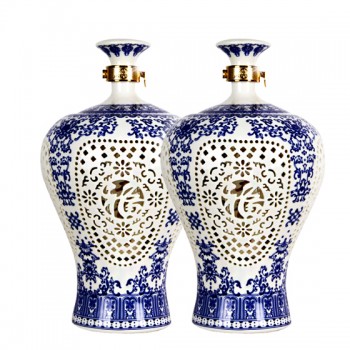 五粮液青花瓷20年陈酿11抢购组蓝白色