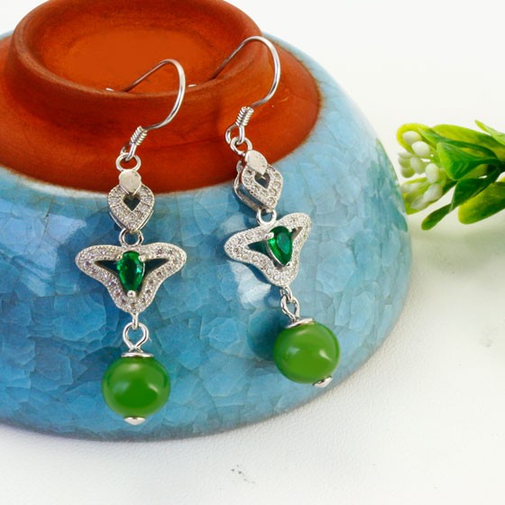 首页 珠宝 翡翠玉石 和田玉 善美天成碧玉圆珠耳坠  商品货号:521854