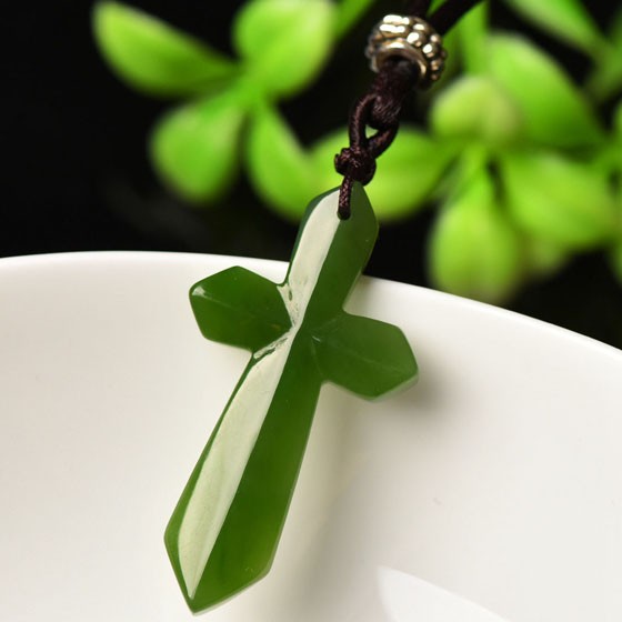 翡丽翠碧玉十字架吊坠