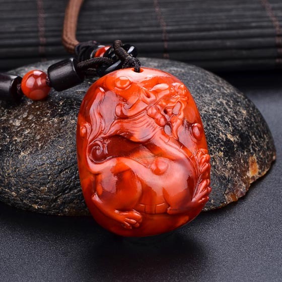 宝腾钰坊南红玛瑙火焰红祥瑞麒麟吊坠