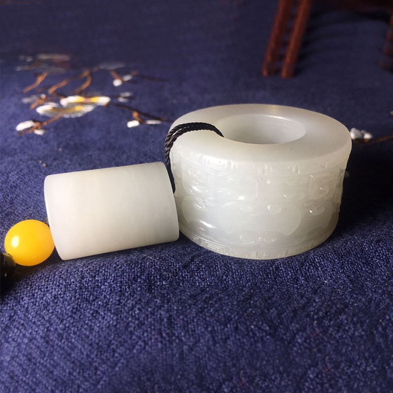 美润珠宝精美扳指吊坠