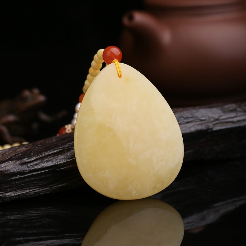 绣花张 满蜜飘花水滴蜜蜡吊坠