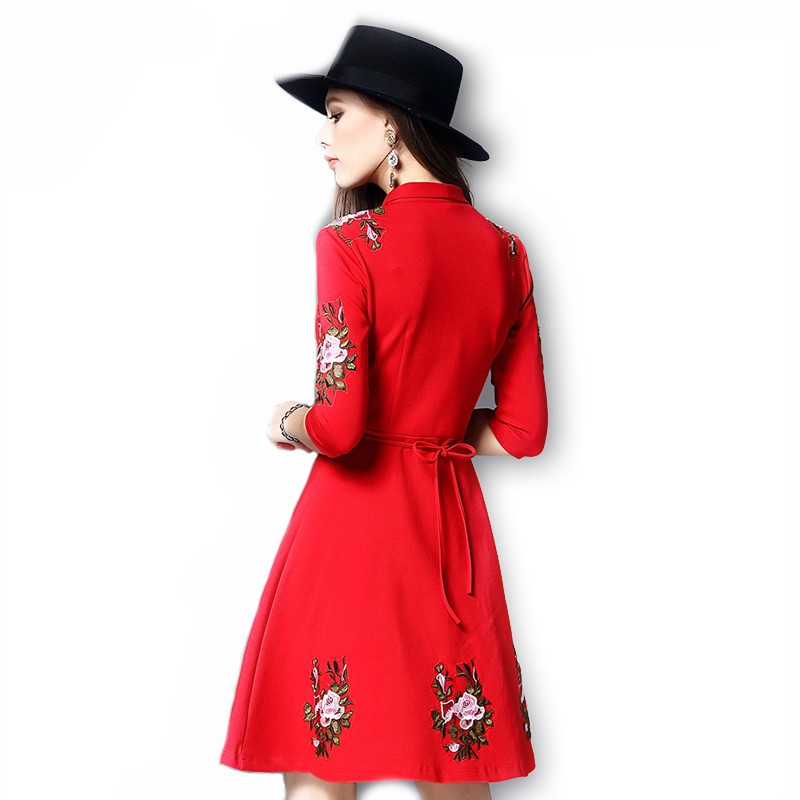 丁摩 新款欧美时尚刺绣连衣裙·红色