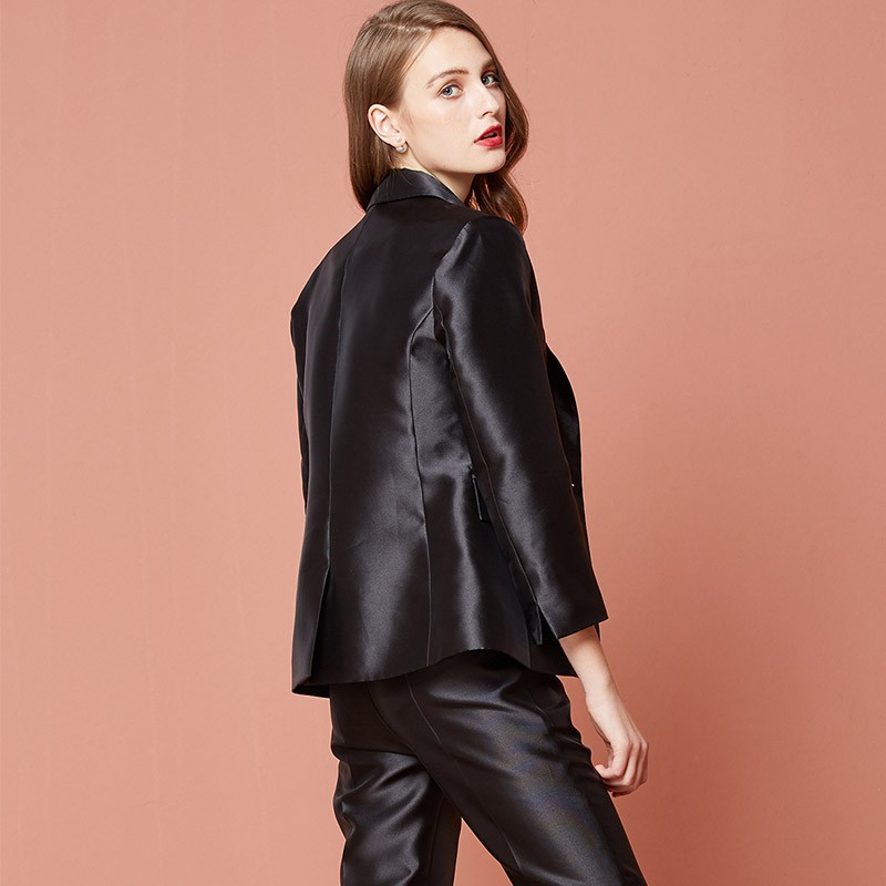 欧力丝OLISI女装大气时尚优雅光泽感面料外套·黑色